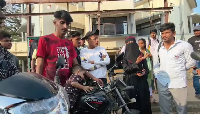 Hindu boy harassed and threatened by two Muslim youths for being seen in company of Muslim girl 