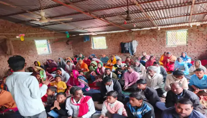 Hindu villagers, including children, targeted for conversion under guise of prayer meeting by Christian man in Maharajganj, Uttar Pradesh, 