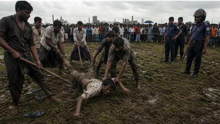 Hindu man handcuffed by police, dragged and attacked by Muslim mob over unsubstantiated blasphemy allegation in Bangladesh