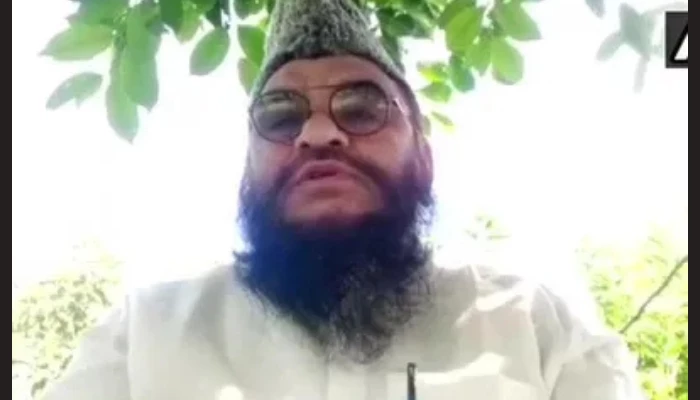 Hindus threatened with death by Muslim cleric, stating "If you don't recite the Kalma, you will be killed " 