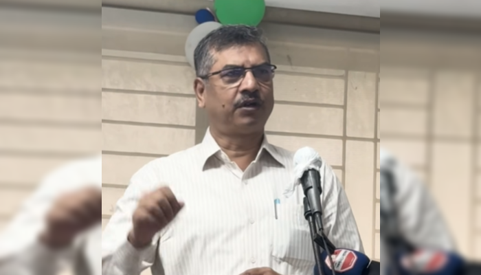 Anti-Hindu hate speech; Bangladeshi Muslim politician mocks Hindu symbols and incites Muslims to "tear India apart"