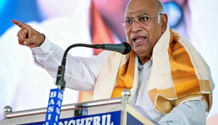 Hindu organisation at the forefront of defending Hindus compared to banned terrorist organisation PFI by senior Congress leader
