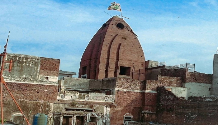Hindu pilgrimage site defiled; Islamic flag displayed atop Raghunath temple in Sialkot, Pakistan