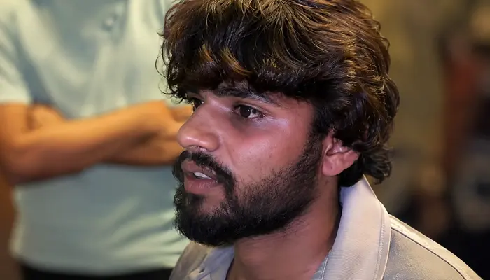 Hindu woman lured into relationship through fake Hindu identity, blackmailed using private videos, threatened with death by Muslim man